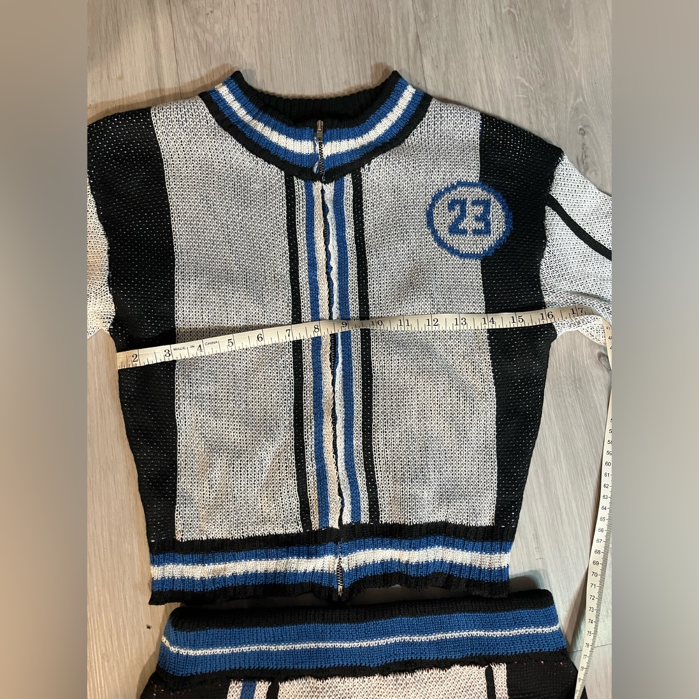 Hi Speed Sweater Skirt Set size (L)
Blue/combo - Picture 7 of 9